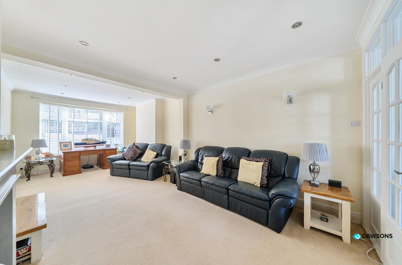 Druslyn Road, West Cross, Swansea, SA3 5QE